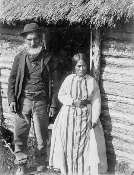 Hirawanu Tapu with his wife Rohana