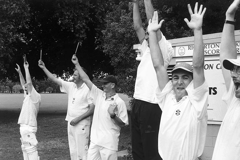 Cheering deaf cricketers
