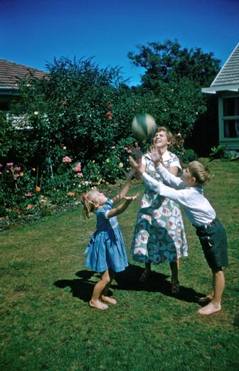 Pākehā family in suburbs, 1950s