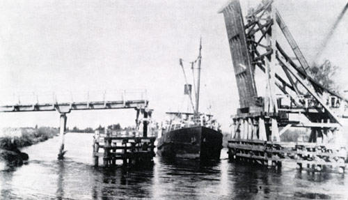 SS Hauiti on the Piako River