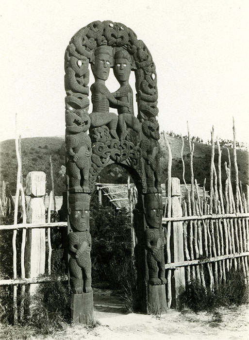 Hinemoa and Tutānekai 