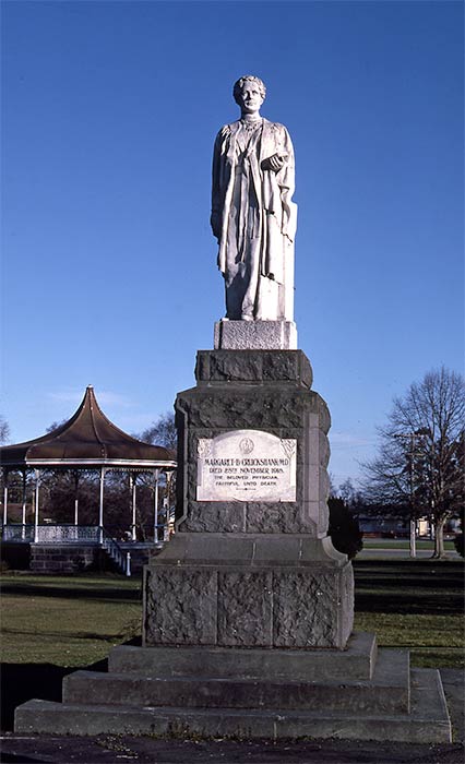 Statue of Margaret Cruickshank, Waimate
