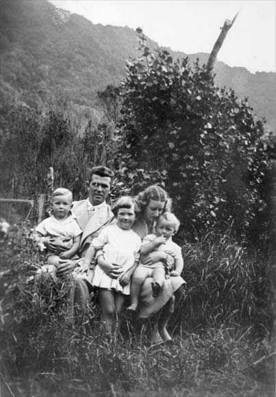 Sylvia and her family at Horoera, 1939