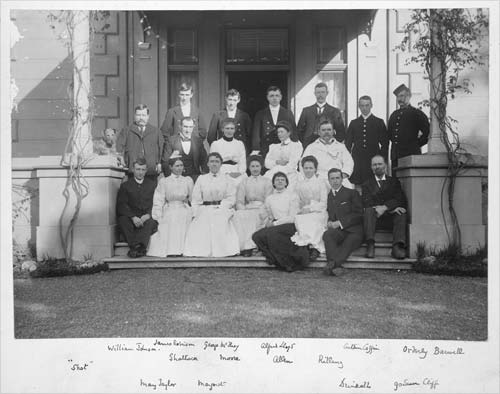 Domestic staff at Government House, Auckland, 1903