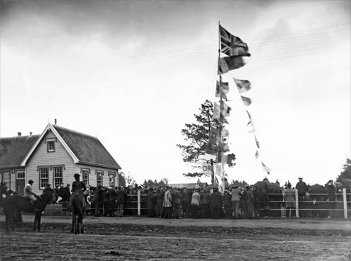 Flying the flag at Ōtāhuhu School, around 1900