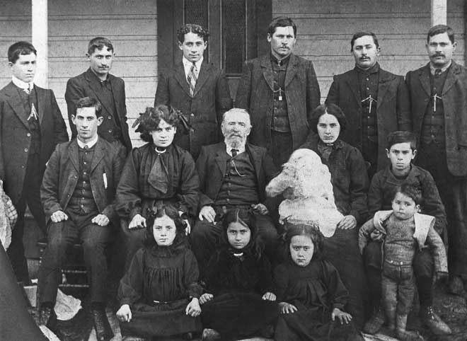 Alexander Bell and family, 1910