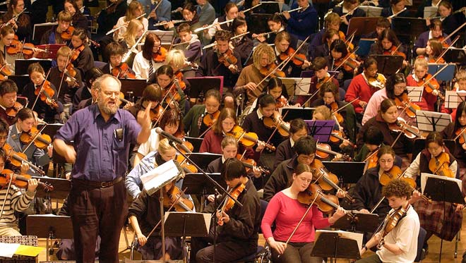 Conducting a secondary school orchestra