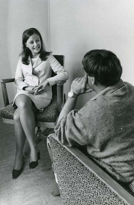 Prison psychologist and inmate, 1967