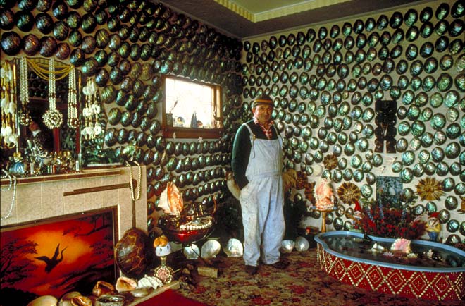 Fred Flutey in his pāua-shell house, Bluff