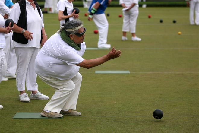 Blind lawn bowls