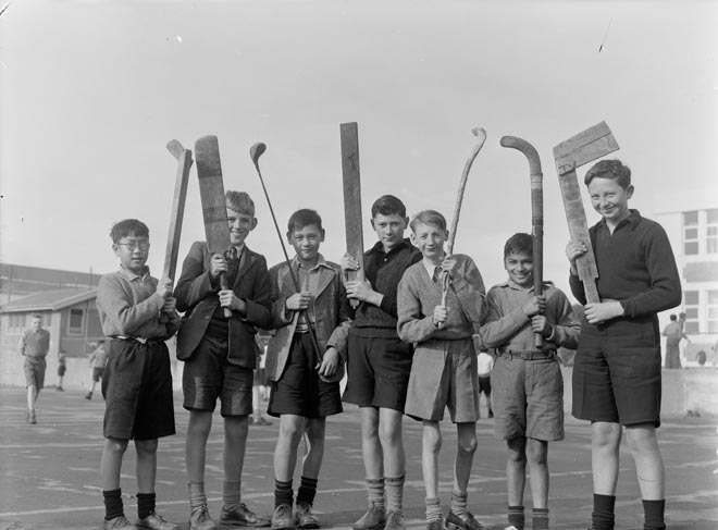 'Catching the hockey bug', 1955