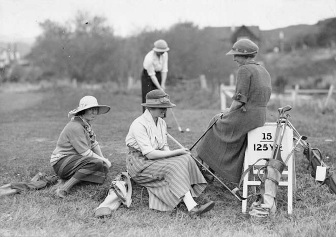 Women golfers, 1920s