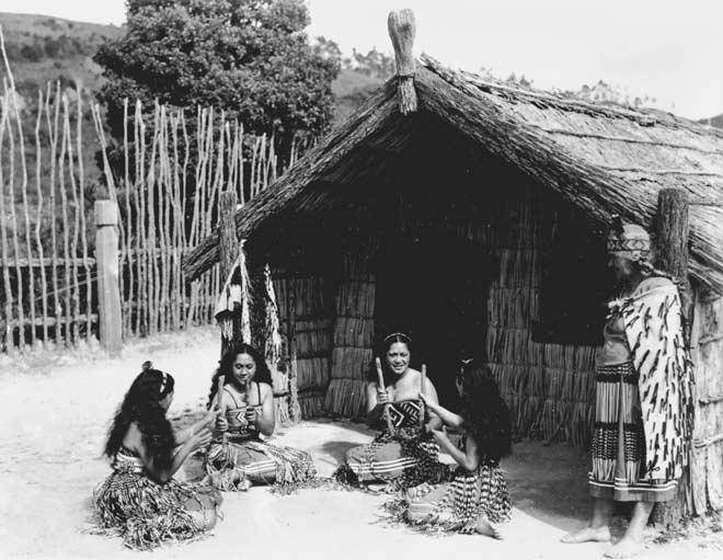 Women play titi torea, around 1910