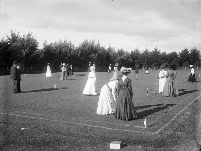 Women playing croquet, Taranaki, 1909