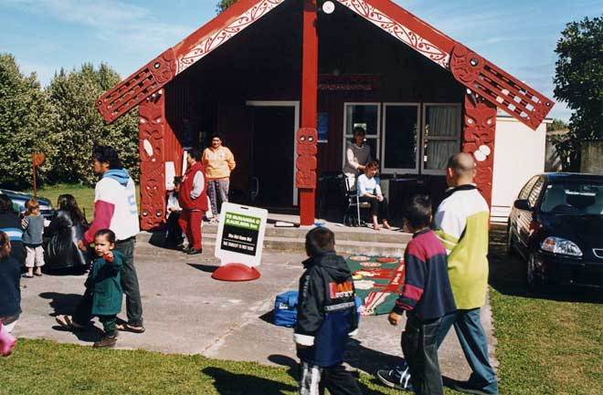 Mahi moni mō te marae, i te tau 1999