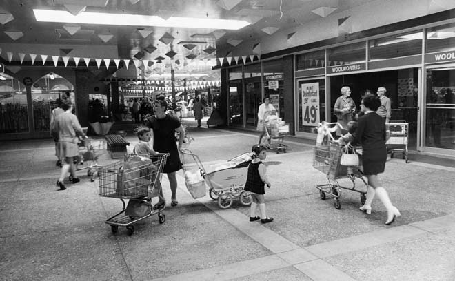 Household shopping, 1973