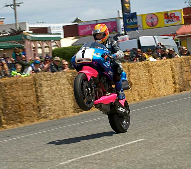  Britten superbike at the Burt Munro Challenge, 2009