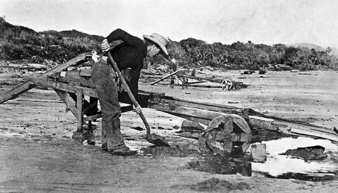 Beachcombing, 1907