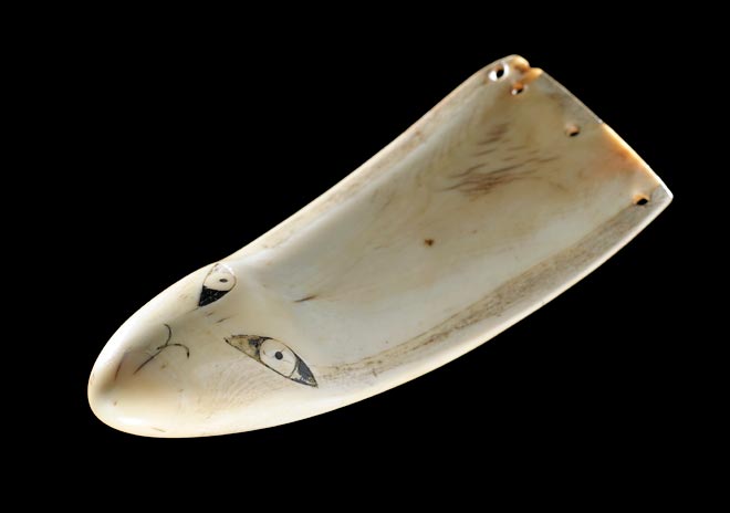 Rei niho paraoa – whale-tooth pendant