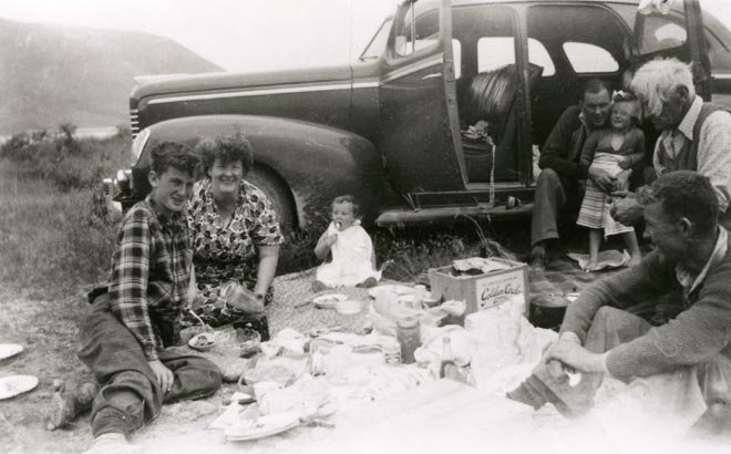 Sunday drive and picnic, 1952