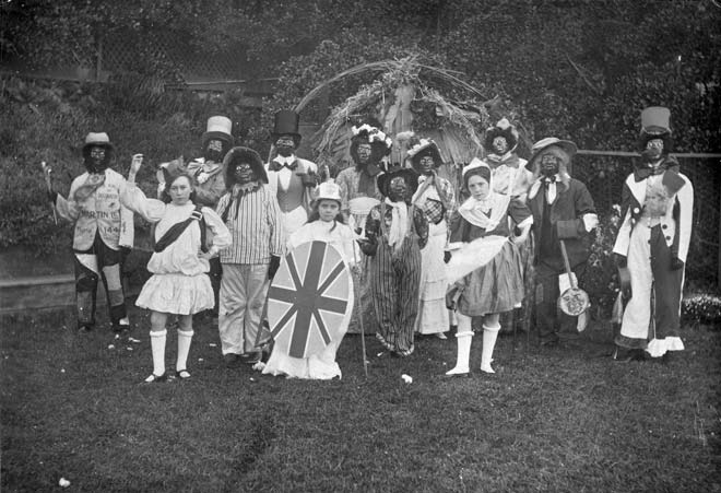 Children in fancy dress, 1909