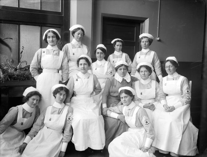 Nurses' uniforms, 1913