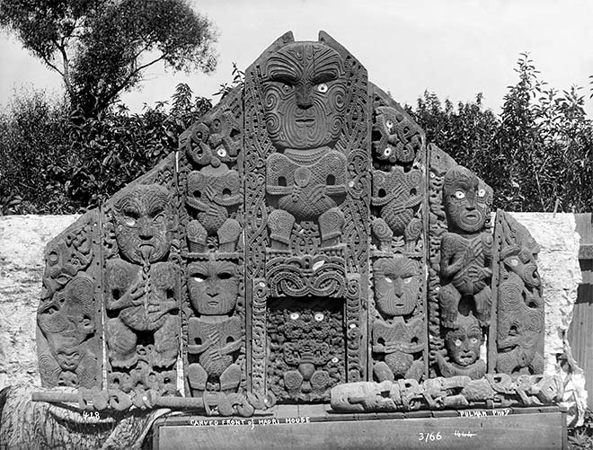 Te Kaha pātaka carvings