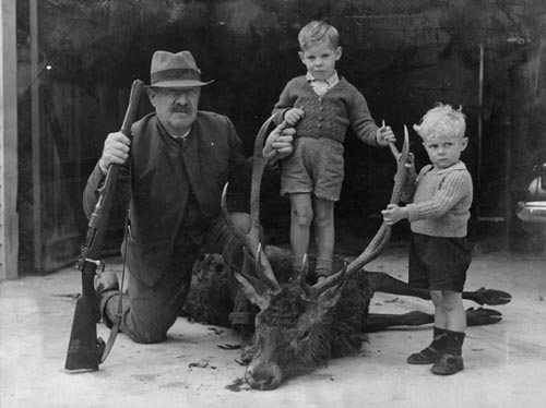 Freeman Holmes with his grandchildren