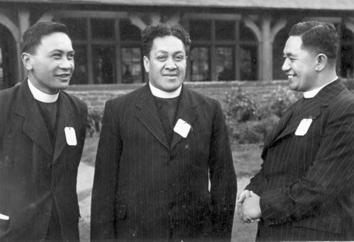 Anglican clergymen Hoepa Taepa, Wiremu Te Tau Huata and Rimu Hamiora Rangiihu (left to right), May 1950