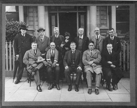 Robert Pānapa Tūtaki (seated second from right) at a New Zealand Workers' Union Conference, 1925