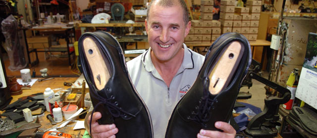 Graeme McKinlay with size-23 shoes