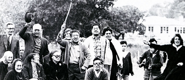 Whānau singing a waiata tawhito