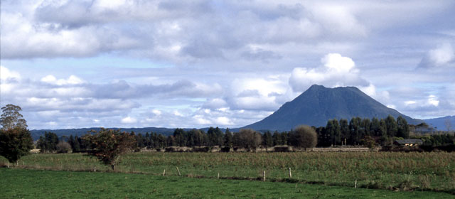 Pūtauaki (Mt Edgecumbe)