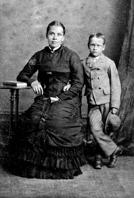 Maraea Mōrete and son
