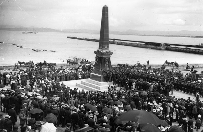 James Cook: unveiling a monument to Cook