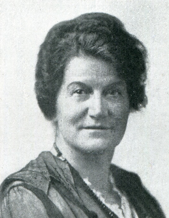 Head and shoulders photograph of Rachel Don