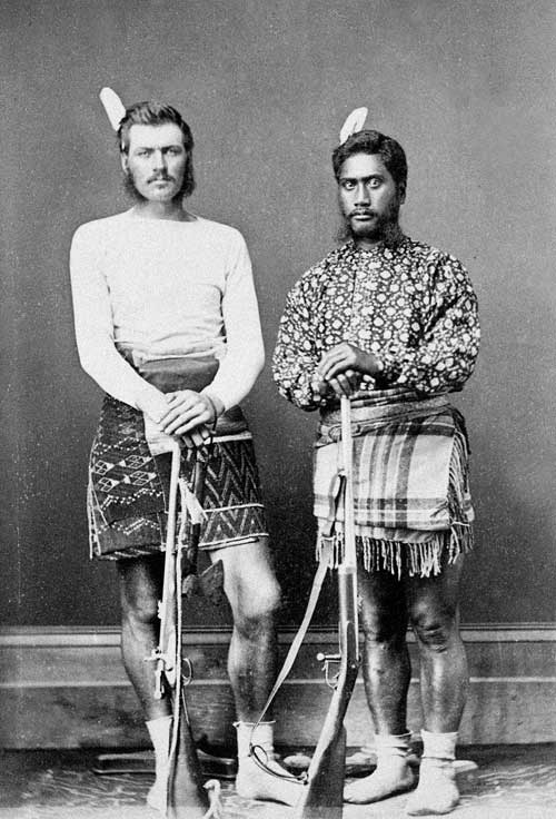 Thomas Adamson (left) and Hori Mutumutu, about 1870s