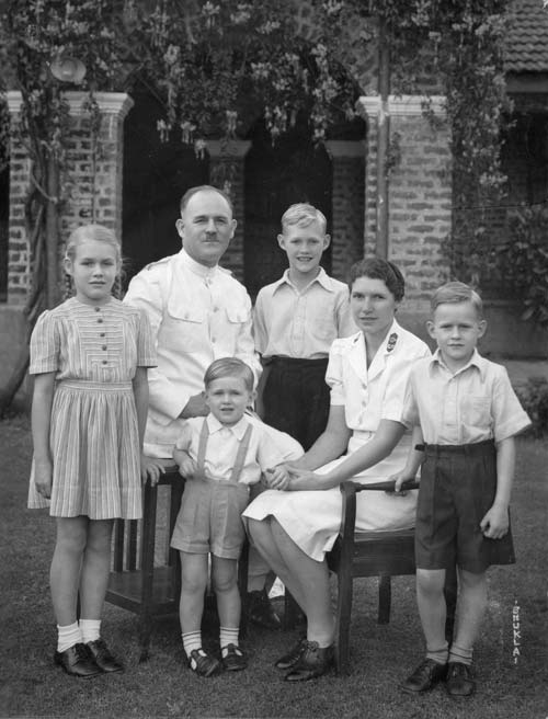 Alfred Bramwell Cook and family in Anand, Gujarat, India, 1940s