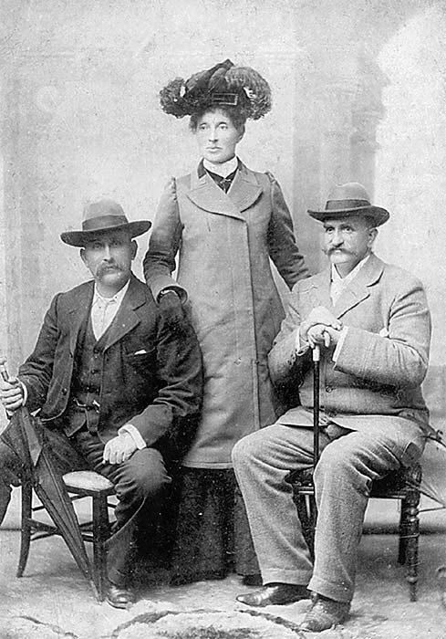Graham Gow (right), his wife Mary Anne (centre) and Mary Anne's brother Duncan McEwan King (left)