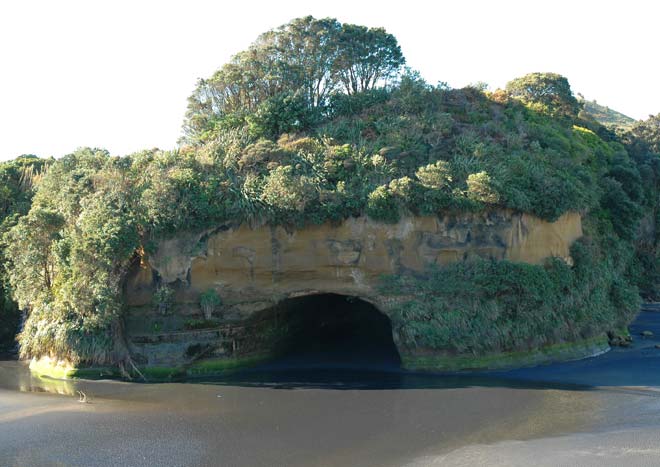 Sea cave at Mōkau