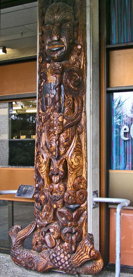 Carving of Tawhaki