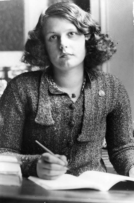 Gloria Jasmine Rawlinson, December 1935