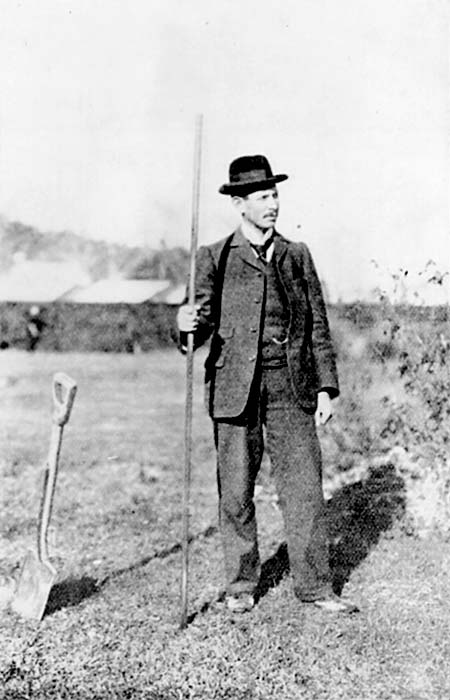 David Tannock starting work at the Dunedin Botanic Gardens, 1903