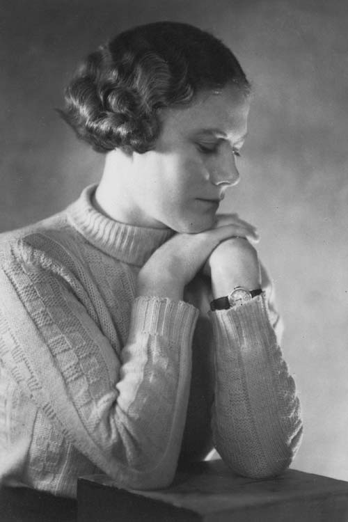 Enga Washbourn, photographed by Eileen Deste, about 1936