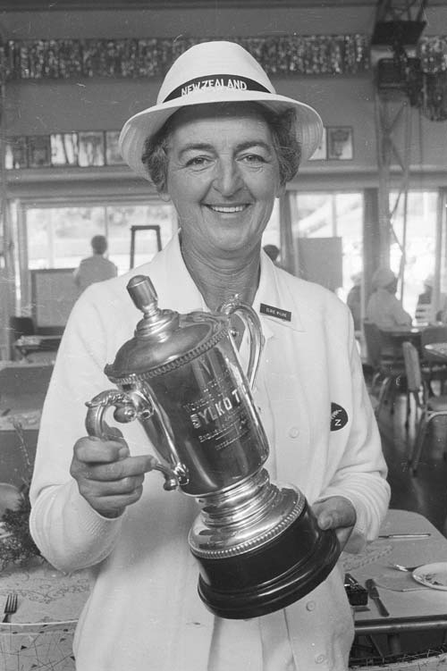 Elsie Hamer Wilkie with one of her many bowls trophies, 1974