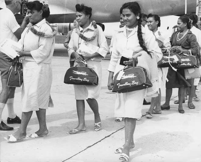 Tokelauan women arriving in Auckland, 1966