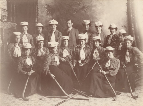 Ladies’ hockey team, Gore, 1906 