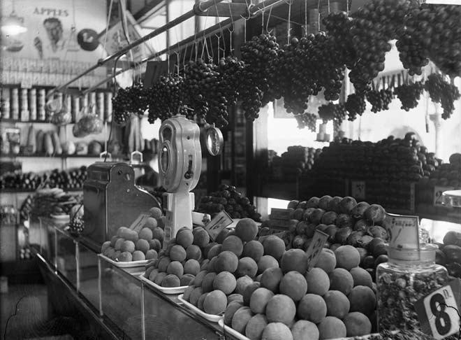 Greengrocers, 1920s