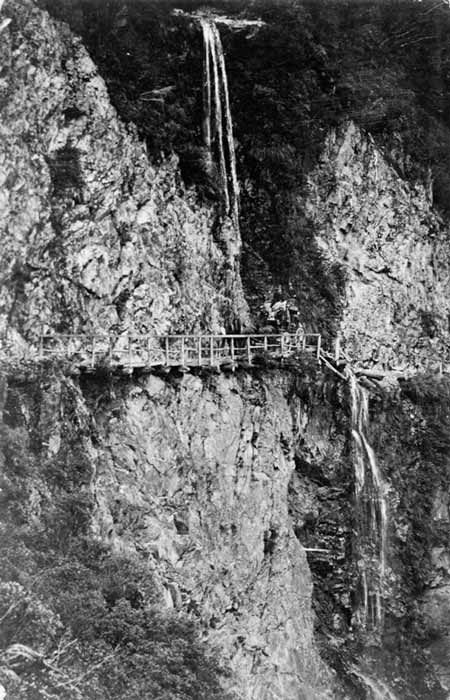 Otira gorge road, 1890s