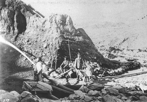Chinese miners at Upper Kyeburn